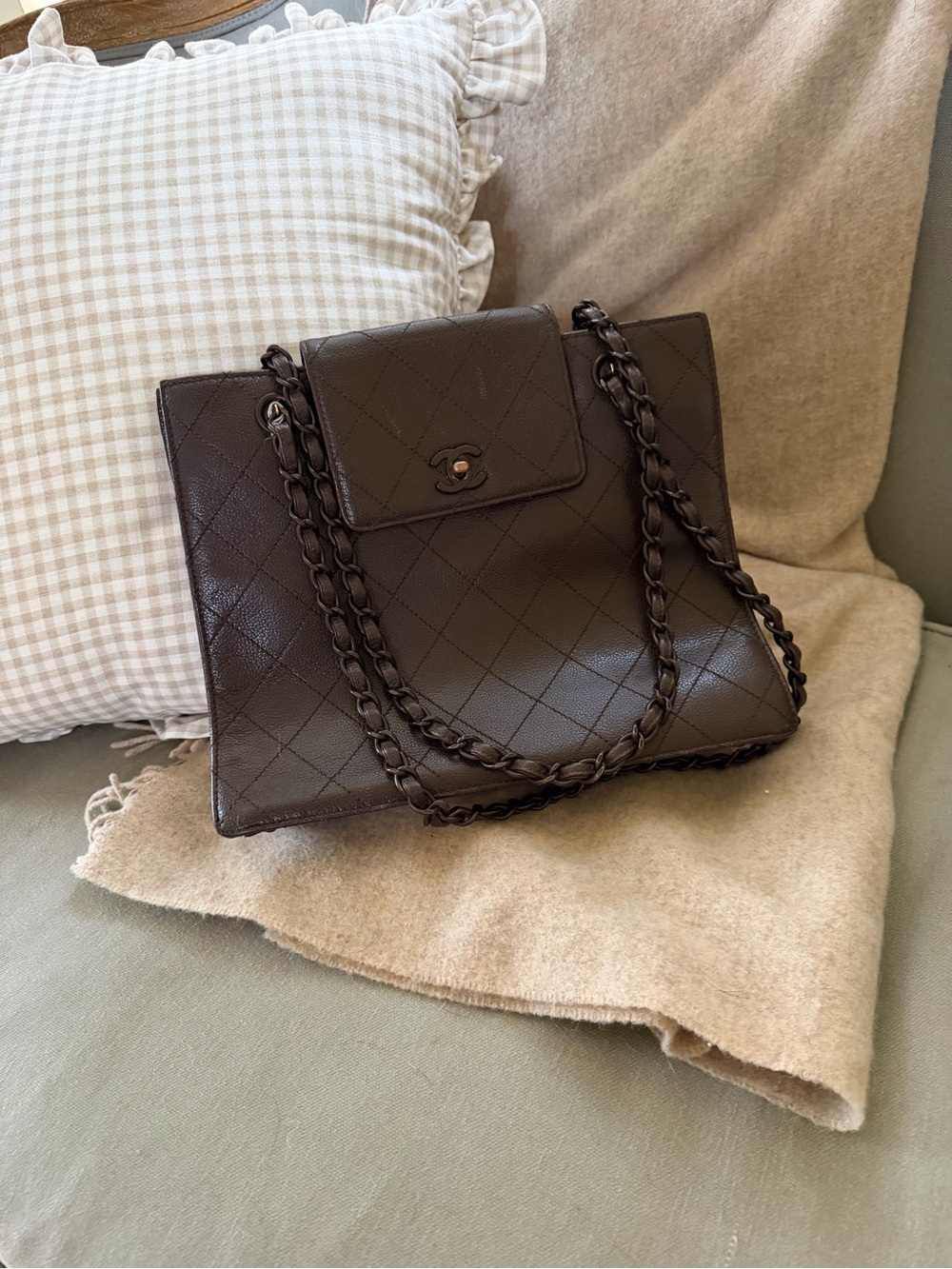 RARE vintage 100% AUTHENTIC Chanel - Dark Chocolate Leather w COA